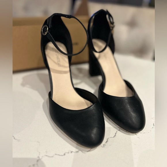 Ankle strap heels - Picture 5 of 5